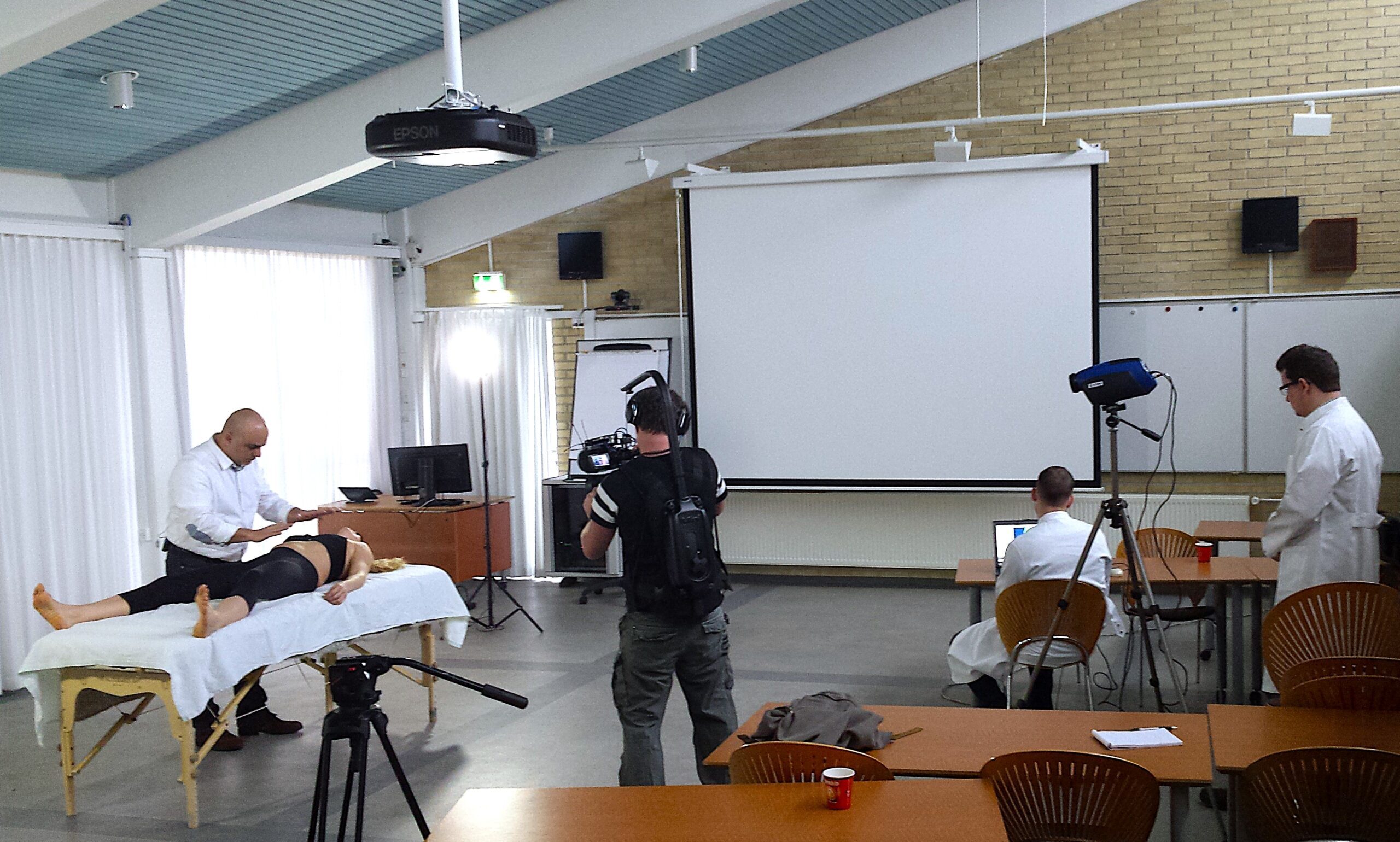 Measuring temperature of the receiver in tantric energy healing session