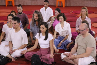 Tantric meditation for harmonizing the aura